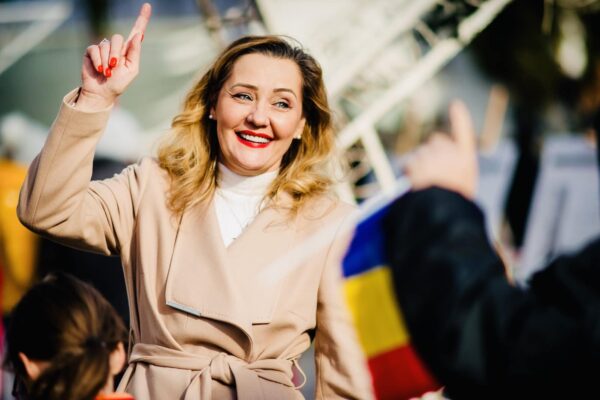 Elena Lasconi a demisionat din „scârbă”