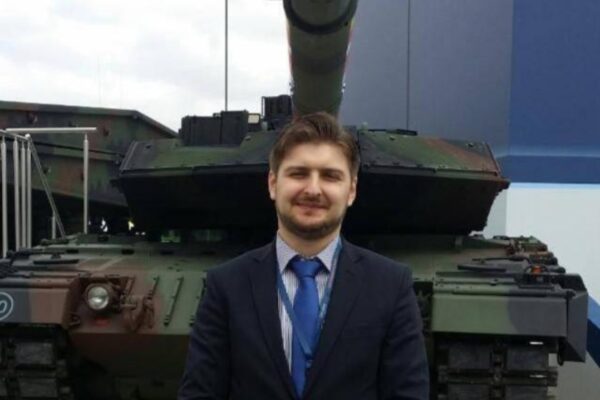 Jaf! Romarm vinde în străinătate cu 15 euro/kg pulberea pentru muniții și cumpăra alta cu 40euro/kg