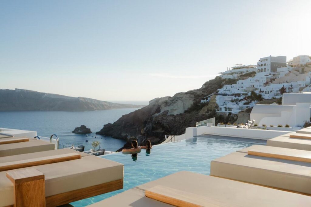 Hotel La Perla Villas and Suites