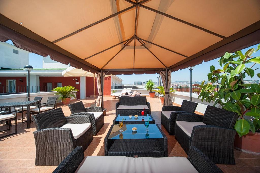 Hoteluri Napoli