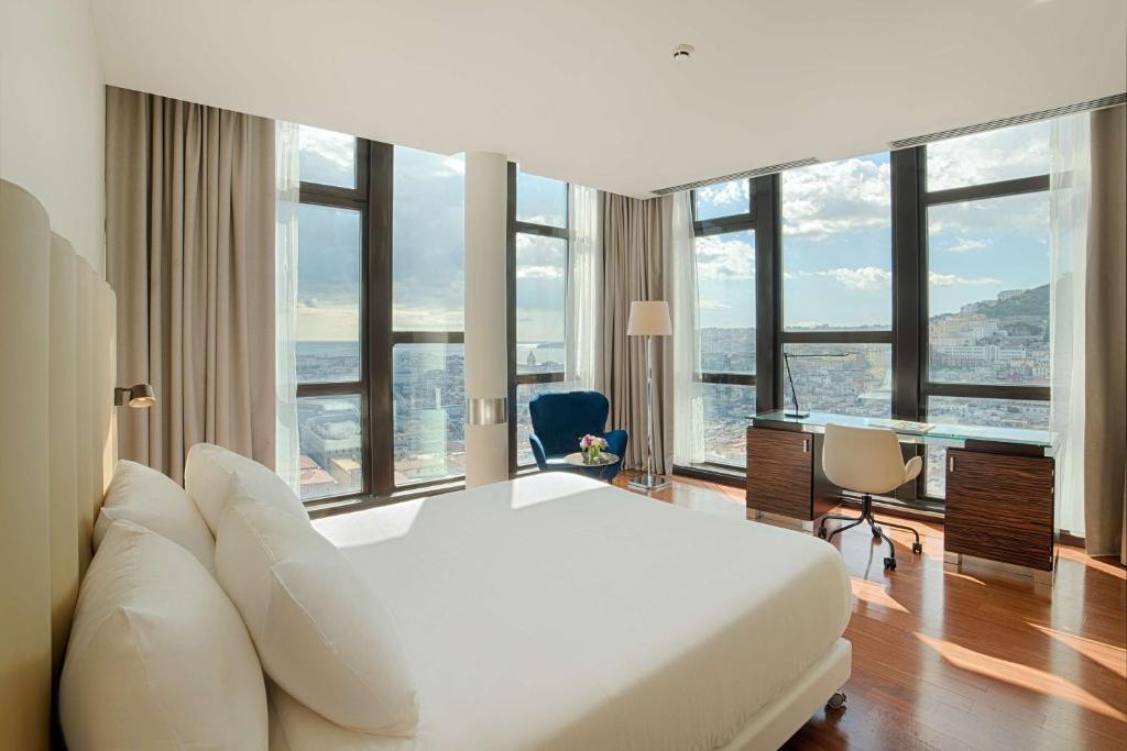 hoteluri napoli