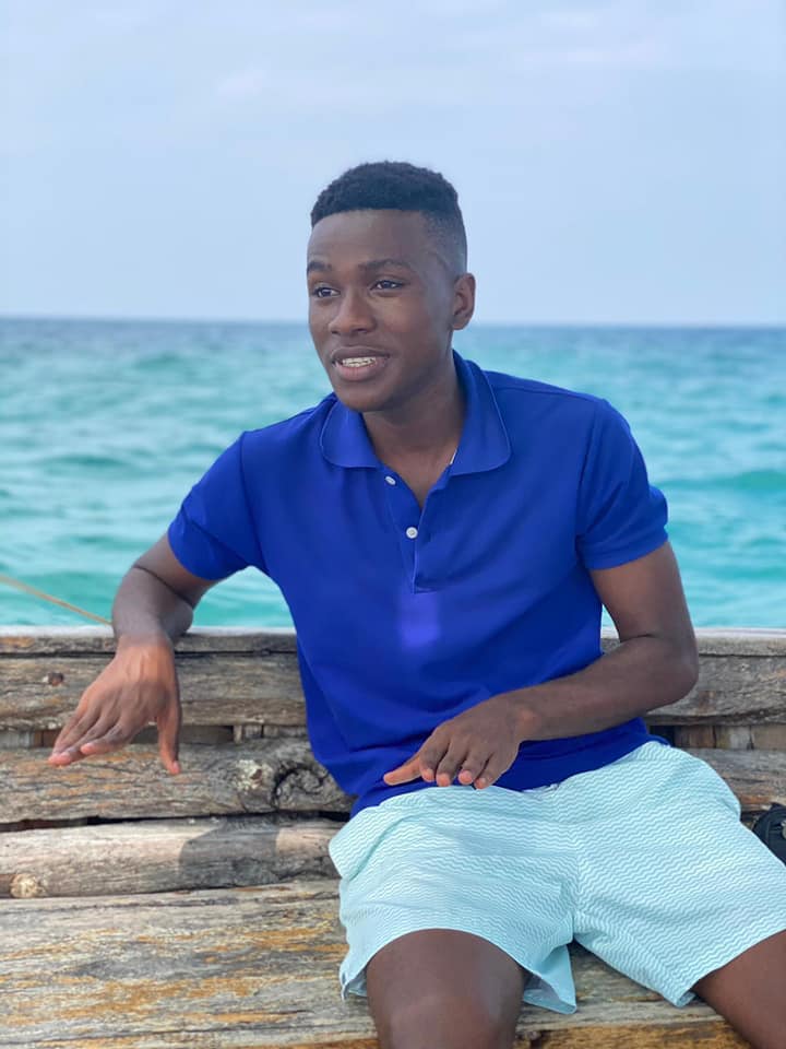 Mudi, ghid in zanzibar vorbitor de romana